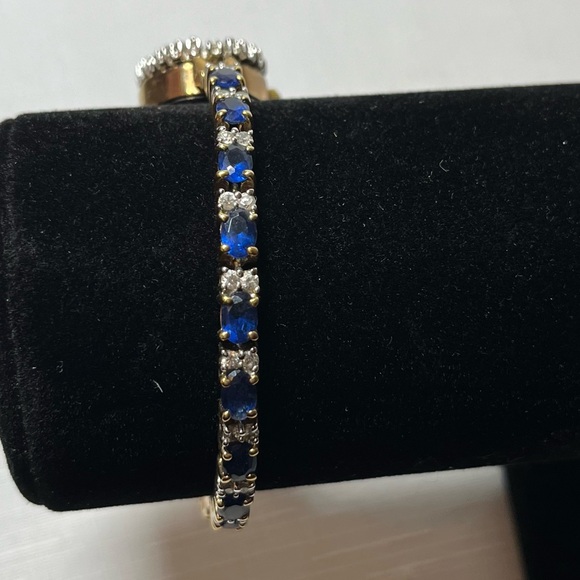 HMI Gold-tone ladies' watch quartz movement & bracelet clear & blue stones - Picture 3 of 12